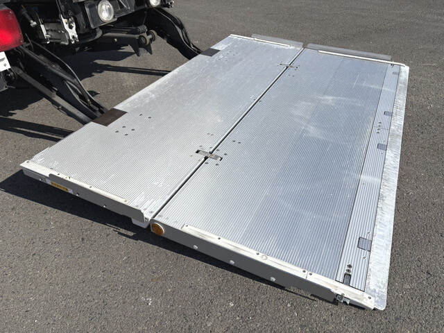 日野レンジャー冷凍車（冷蔵車）中型（4t）[写真09]