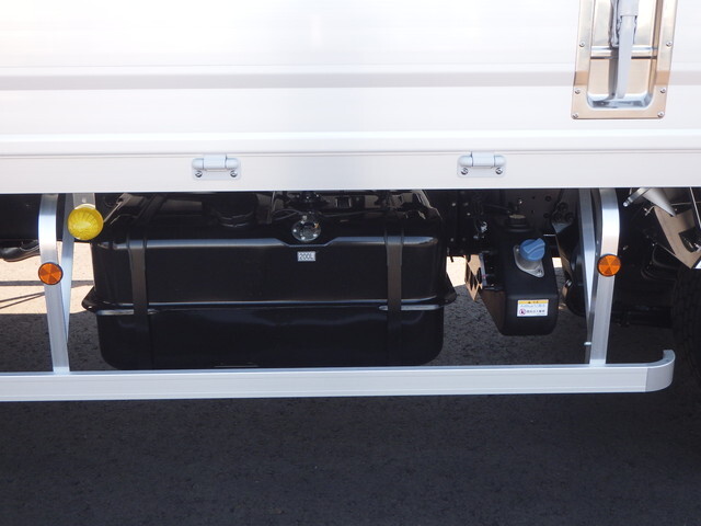 三菱ふそうファイターアルミウイング中型（4t）[写真14]