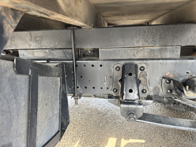 いすゞエルフクレーン4段小型（2t・3t）[写真31]