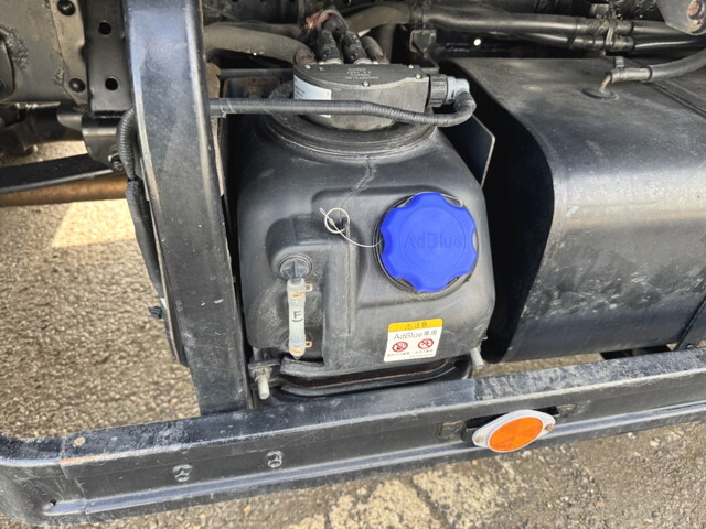 いすゞエルフクレーン4段小型（2t・3t）[写真34]