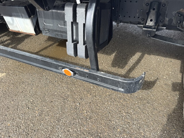 いすゞエルフクレーン4段小型（2t・3t）[写真37]