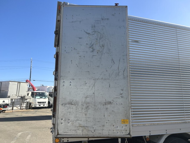 三菱ふそうファイターアルミバン中型（4t）[写真16]