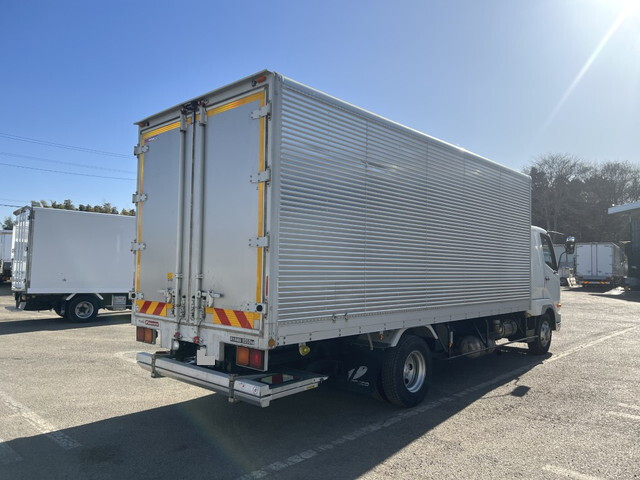 三菱ふそうファイターアルミバン中型（4t）[写真02]