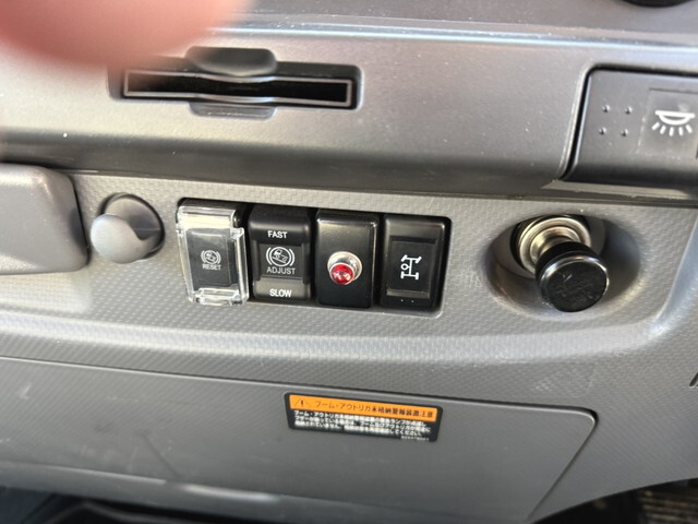 いすゞフォワードクレーン4段中型（4t）[写真24]