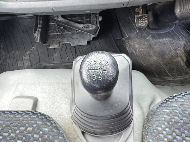 日野デュトロ平ボディ小型（2t・3t）[写真17]