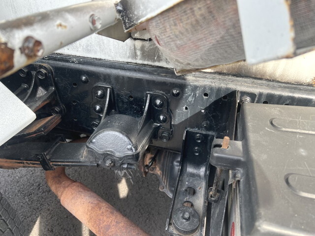 いすゞフォワード散水車中型（4t）[写真20]