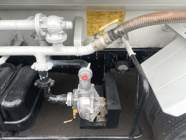 いすゞフォワード散水車中型（4t）[写真25]