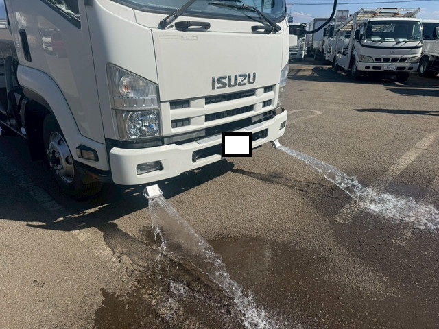 いすゞフォワード散水車中型（4t）[写真38]