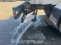 いすゞフォワード散水車中型（4t）[写真41]