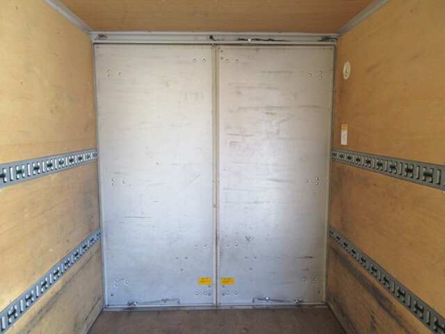 三菱ふそうキャンターアルミバン小型（2t・3t）[写真26]