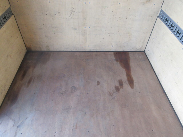 三菱ふそうキャンターアルミバン小型（2t・3t）[写真28]