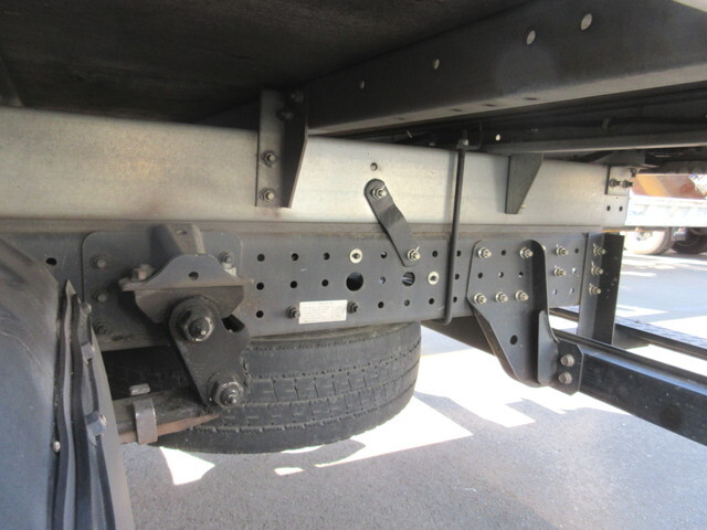 三菱ふそうキャンターアルミバン小型（2t・3t）[写真08]