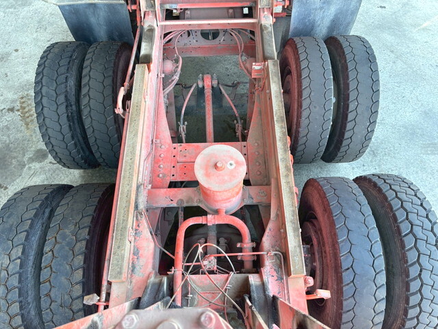 UDトラックスクオン深ダンプ（土砂禁ダンプ）大型（10t）[写真15]