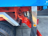 UDトラックスクオン深ダンプ（土砂禁ダンプ）大型（10t）[写真21]