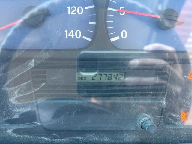 UDトラックスクオン深ダンプ（土砂禁ダンプ）大型（10t）[写真21]