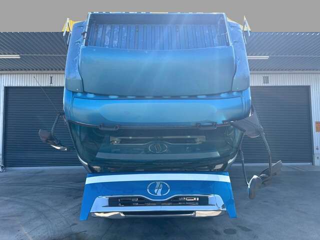 UDトラックスクオン深ダンプ（土砂禁ダンプ）大型（10t）[写真23]