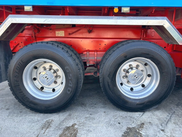 UDトラックスクオン深ダンプ（土砂禁ダンプ）大型（10t）[写真26]