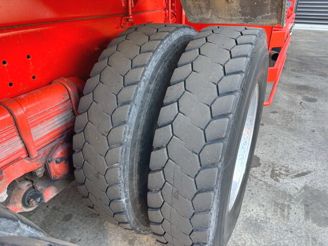 UDトラックスクオン深ダンプ（土砂禁ダンプ）大型（10t）[写真31]