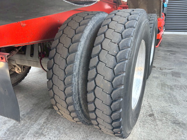 UDトラックスクオン深ダンプ（土砂禁ダンプ）大型（10t）[写真32]