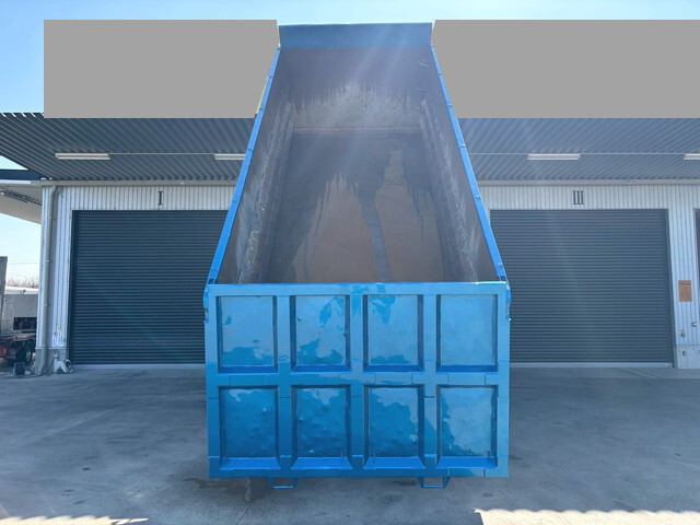 UDトラックスクオン深ダンプ（土砂禁ダンプ）大型（10t）[写真09]