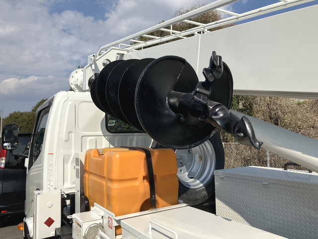 日野デュトロ穴掘建柱車小型（2t・3t）[写真06]