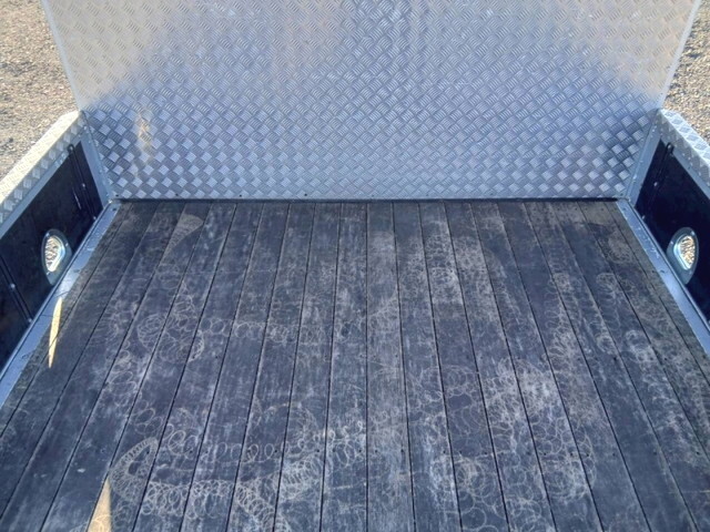 いすゞフォワードクレーン4段増トン（6t・8t）[写真11]