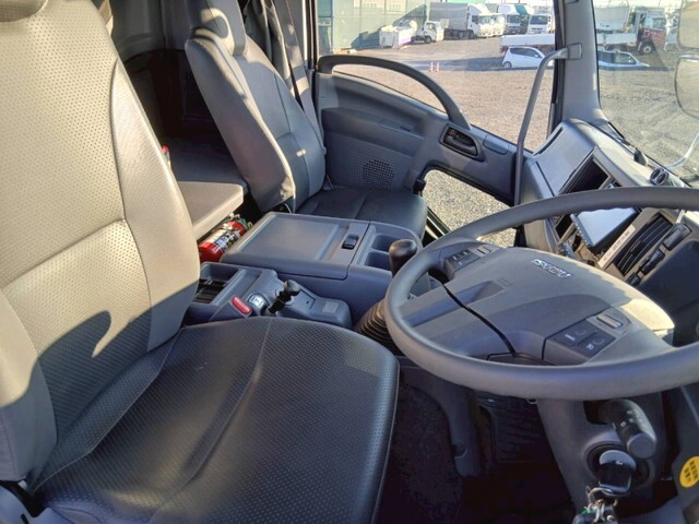 いすゞフォワードクレーン4段増トン（6t・8t）[写真21]