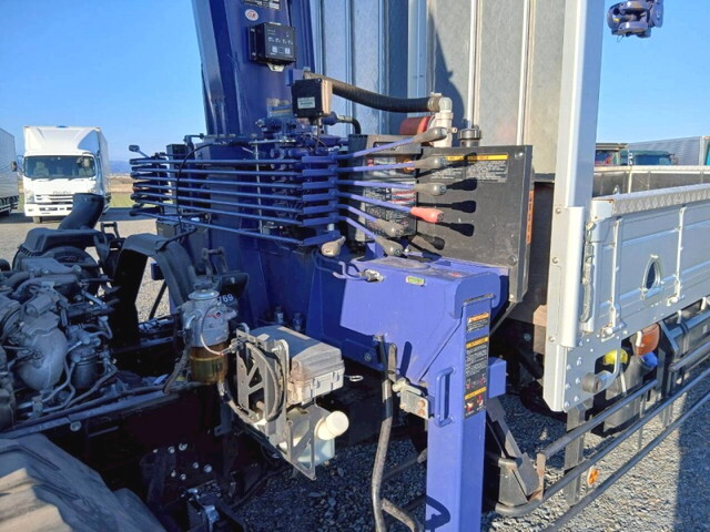 いすゞフォワードクレーン4段増トン（6t・8t）[写真28]