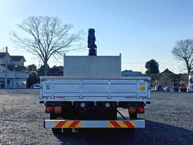 いすゞフォワードクレーン4段増トン（6t・8t）[写真07]