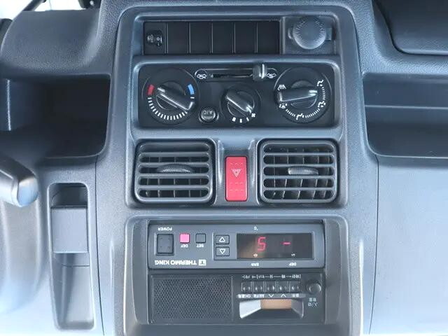 その他のメーカーその他の車種冷凍車（冷蔵車）小型（2t・3t）[写真33]