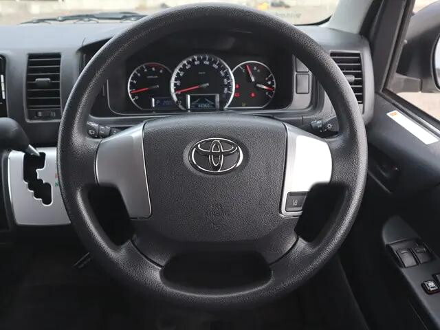 トヨタハイエースバン小型（2t・3t）[写真33]