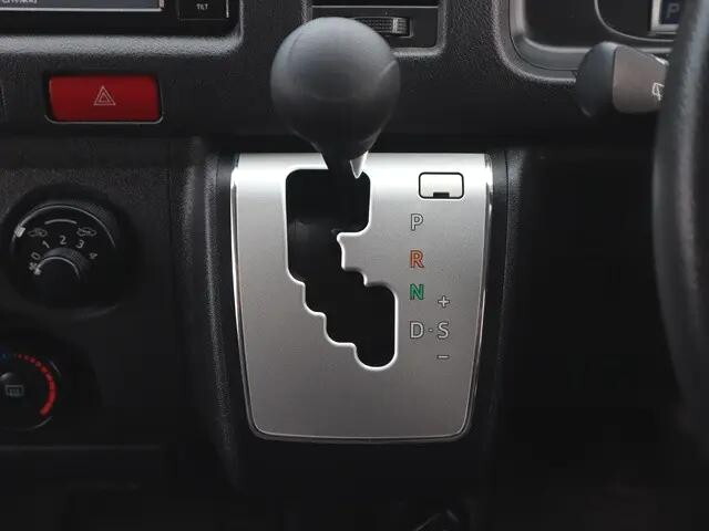 トヨタハイエースバン小型（2t・3t）[写真34]