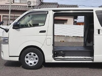 トヨタハイエースバン小型（2t・3t）[写真08]