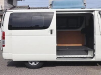 トヨタハイエースバン小型（2t・3t）[写真09]