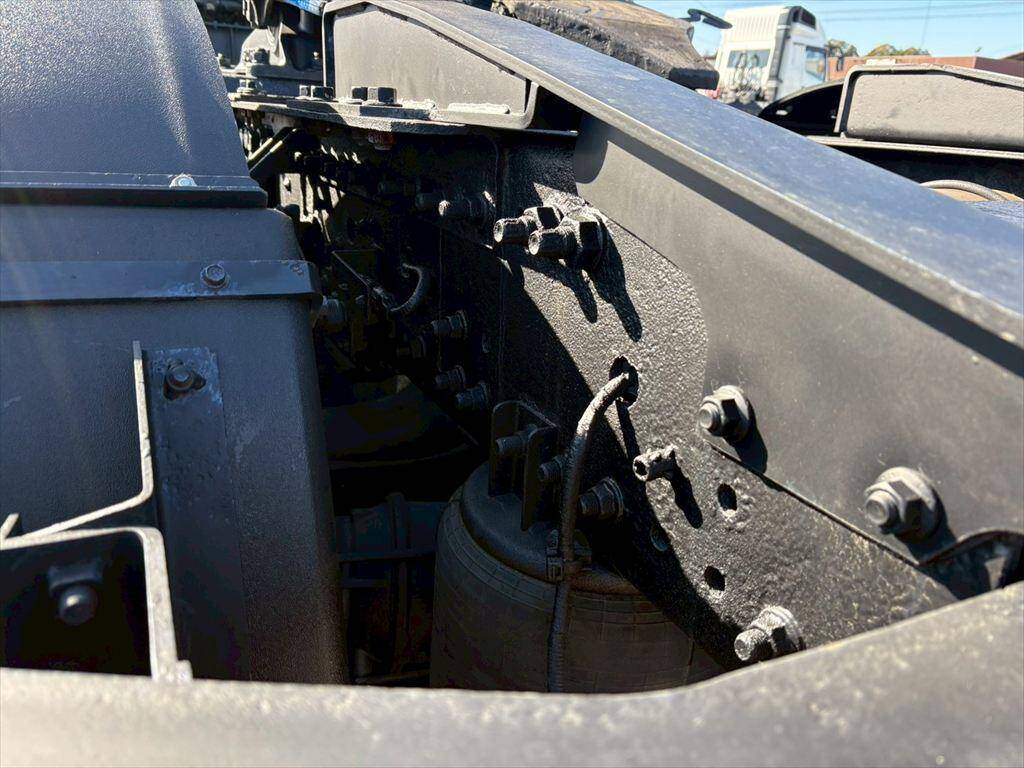 日野プロフィアトレーラーヘッド（トラクターヘッド）大型（10t）[写真10]