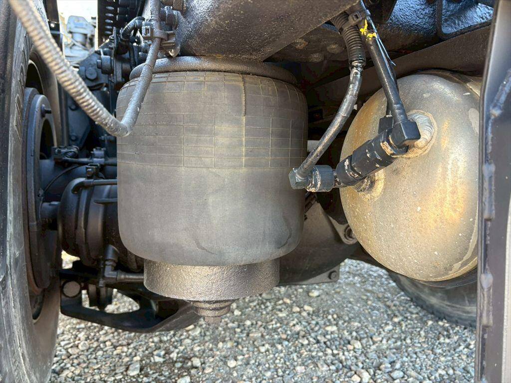 日野プロフィアトレーラーヘッド（トラクターヘッド）大型（10t）[写真14]