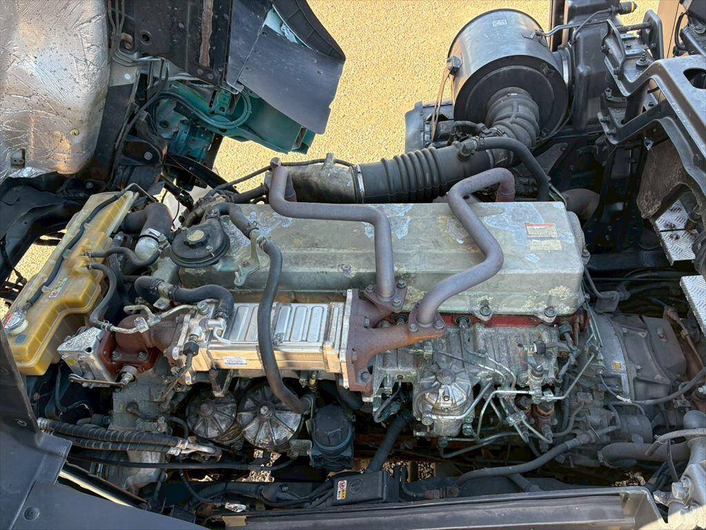 日野プロフィアトレーラーヘッド（トラクターヘッド）大型（10t）[写真16]