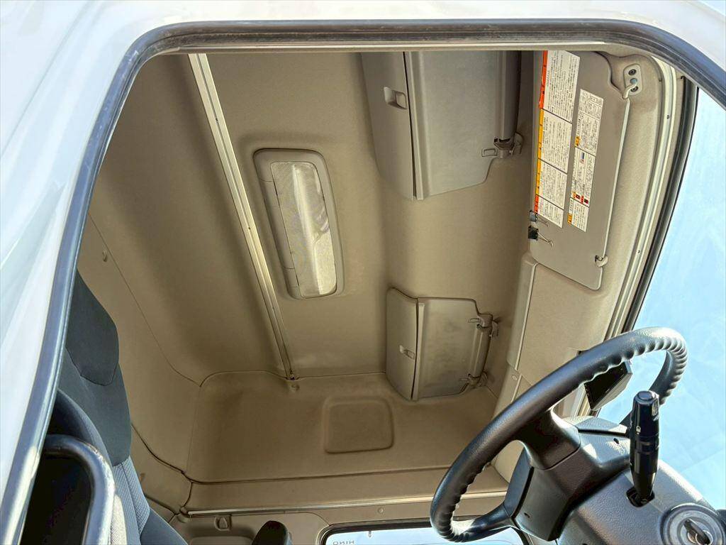 日野プロフィアトレーラーヘッド（トラクターヘッド）大型（10t）[写真21]