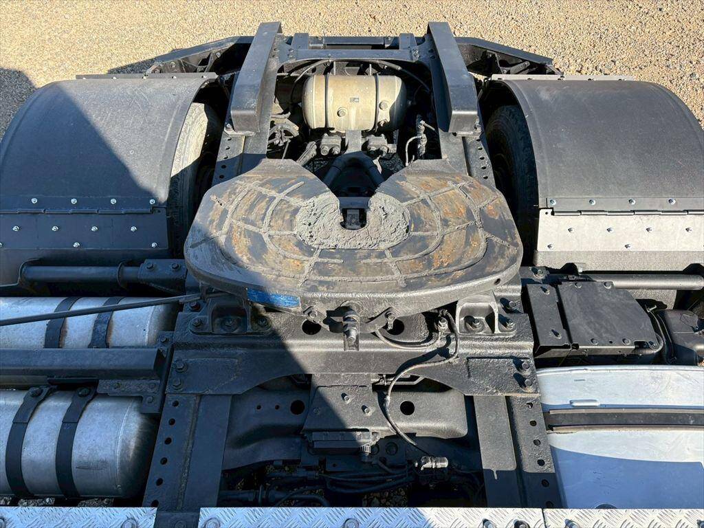 日野プロフィアトレーラーヘッド（トラクターヘッド）大型（10t）[写真08]