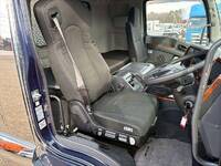 いすゞギガアルミウイング大型（10t）[写真22]