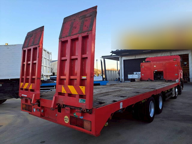 UDトラックスクオンヒップリフター大型（10t）[写真02]