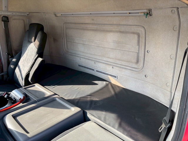 UDトラックスクオンヒップリフター大型（10t）[写真33]