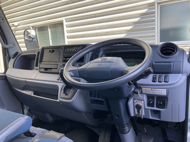 日産アトラス平ボディ小型（2t・3t）[写真15]