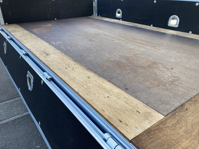 日産アトラス平ボディ小型（2t・3t）[写真22]