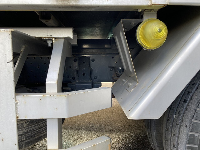 いすゞエルフアルミバン小型（2t・3t）[写真11]