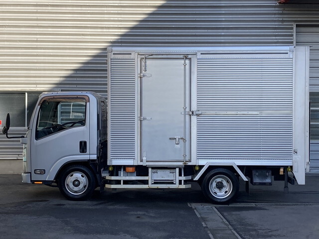 いすゞエルフアルミバン小型（2t・3t）[写真02]
