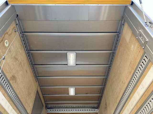 いすゞエルフアルミバン小型（2t・3t）[写真24]