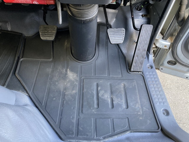 いすゞエルフアルミバン小型（2t・3t）[写真37]