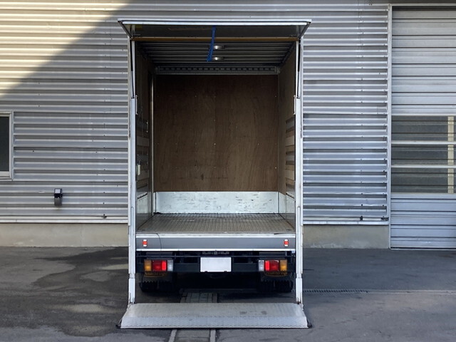 いすゞエルフアルミバン小型（2t・3t）[写真05]