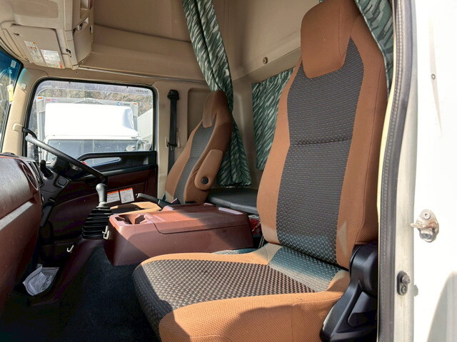 日野レンジャーアルミウイング中型（4t）[写真22]